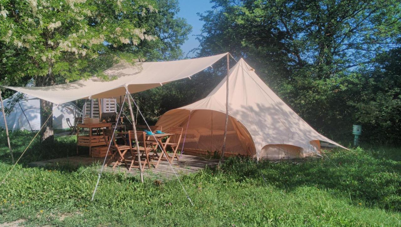 Hotel Atypik Nomad Recoubeau-Jansac Esterno foto
