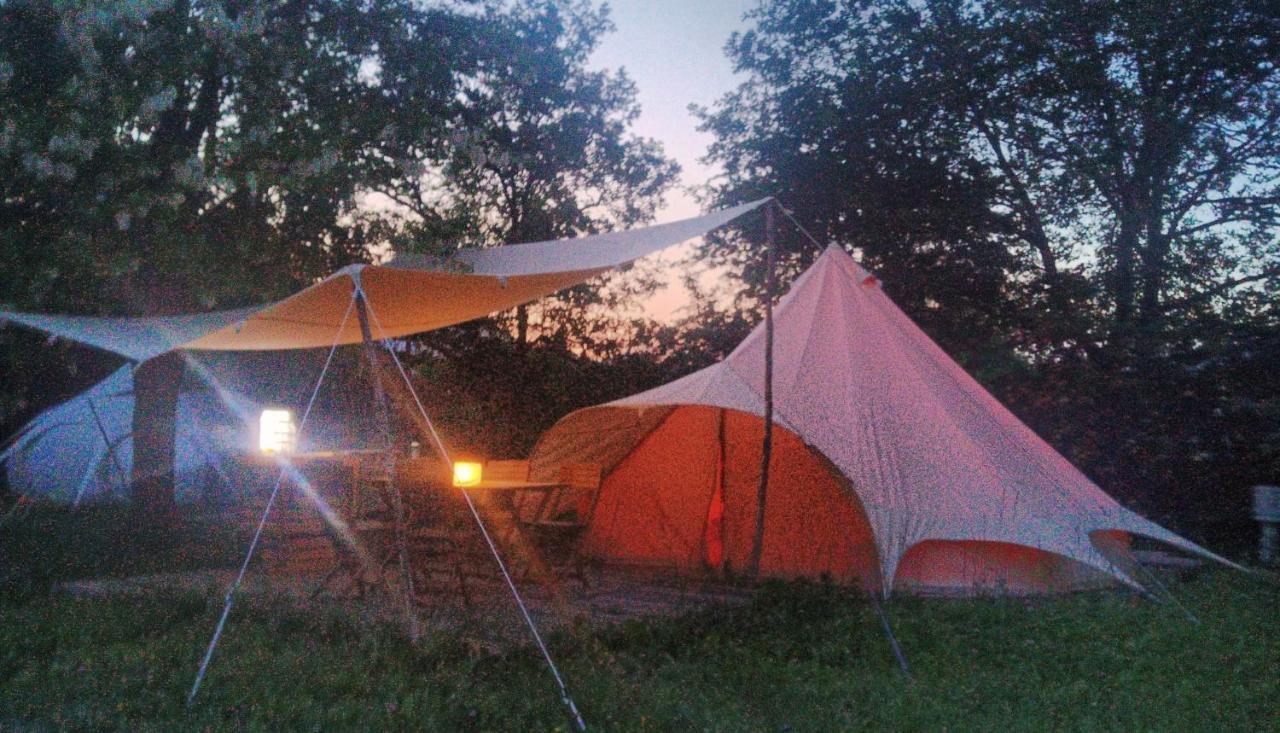 Hotel Atypik Nomad Recoubeau-Jansac Esterno foto